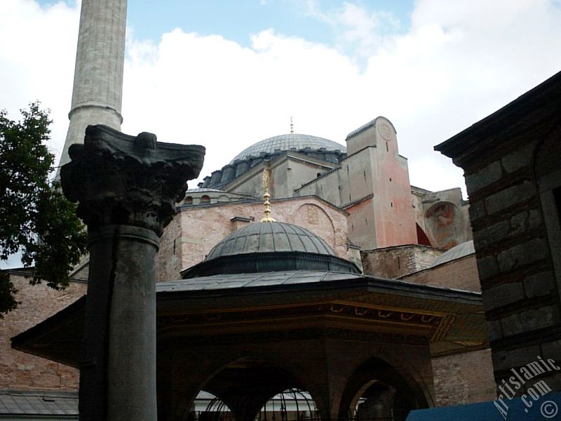 stanbul Sultanahmet`te Ayasofya Camisi.
