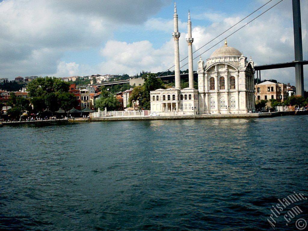 Denizden Ortaky sahili, Ortaky Camisi ve Boaz Kprs.
