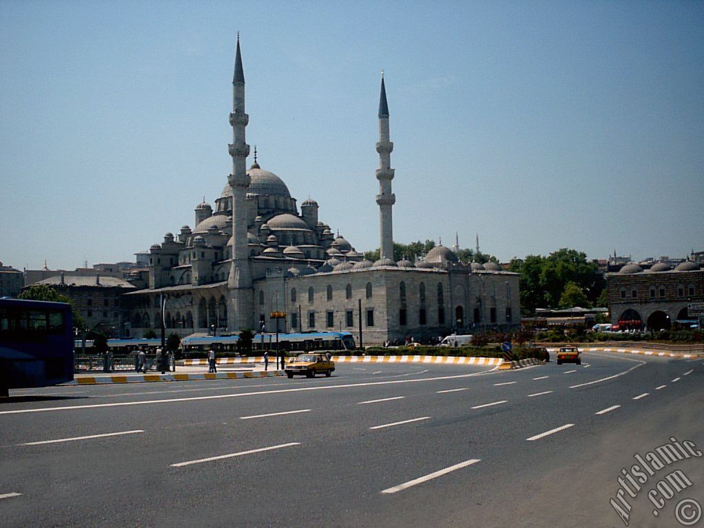 Yeni Galata Kprs`nden Yeni Cami`ye bak.
