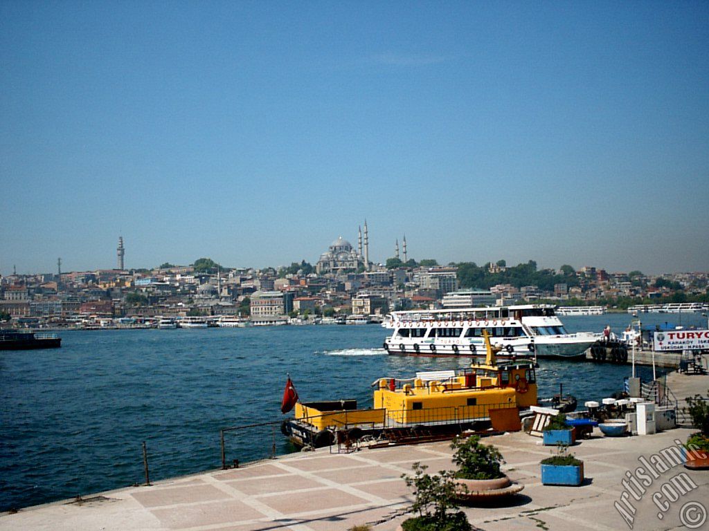 Karaky-Perembe Pazar sahilinden Eminn Sahili, (soldan-saa) Beyazt Kulesi, altta Rstem Paa ve stte Sleymaniye Camisi`ne bak.
